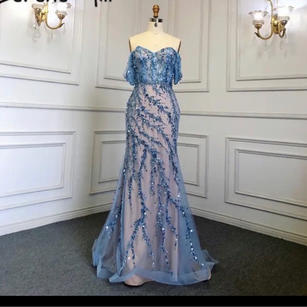 Beautiful blue/nude dress!!!